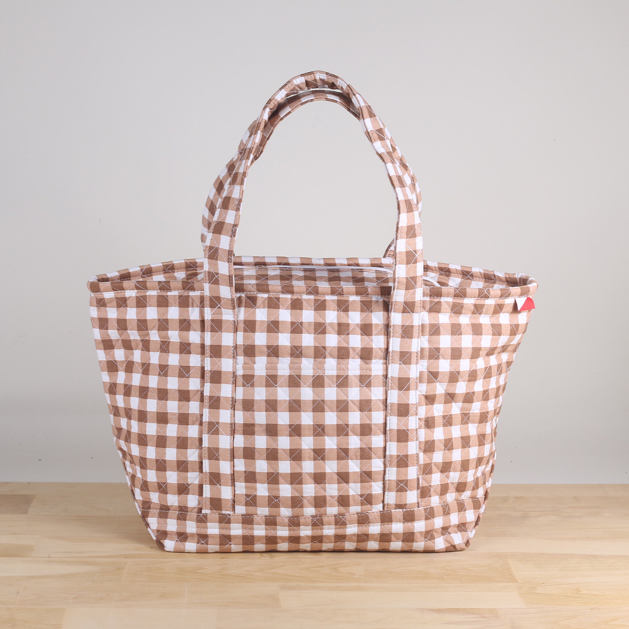 Quilted Oversized Lightweight Bag with Zip Closure